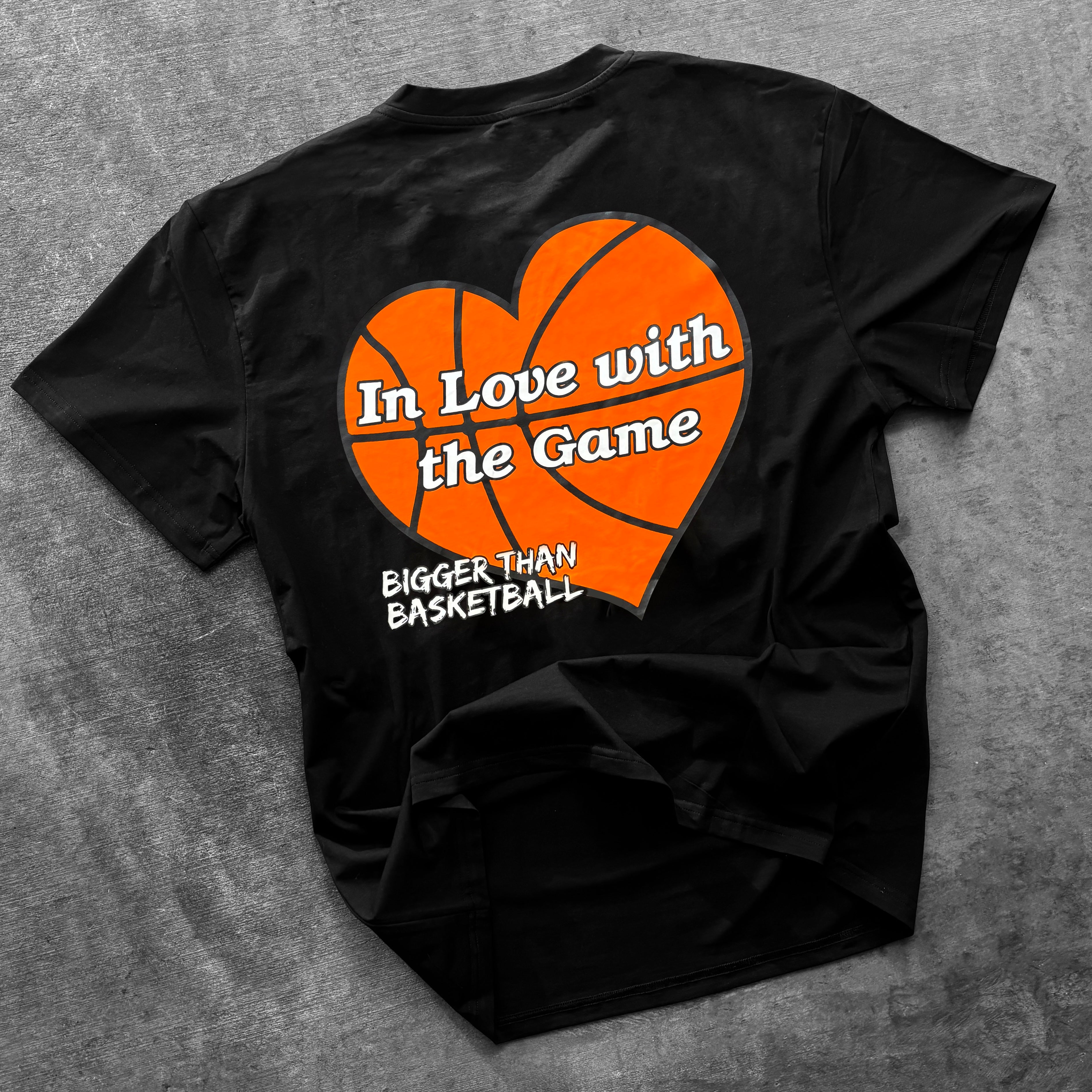 In Love With The Game - T-Shirt - Black